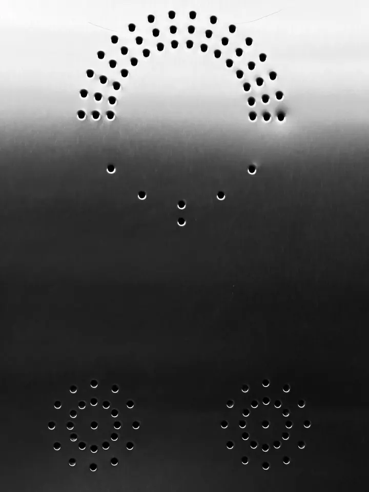 Tôle inox perforée, surface brossée